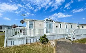 Brilliant Caravan For Hire At Manor Park In Hunstanton Norfolk Ref 23176K