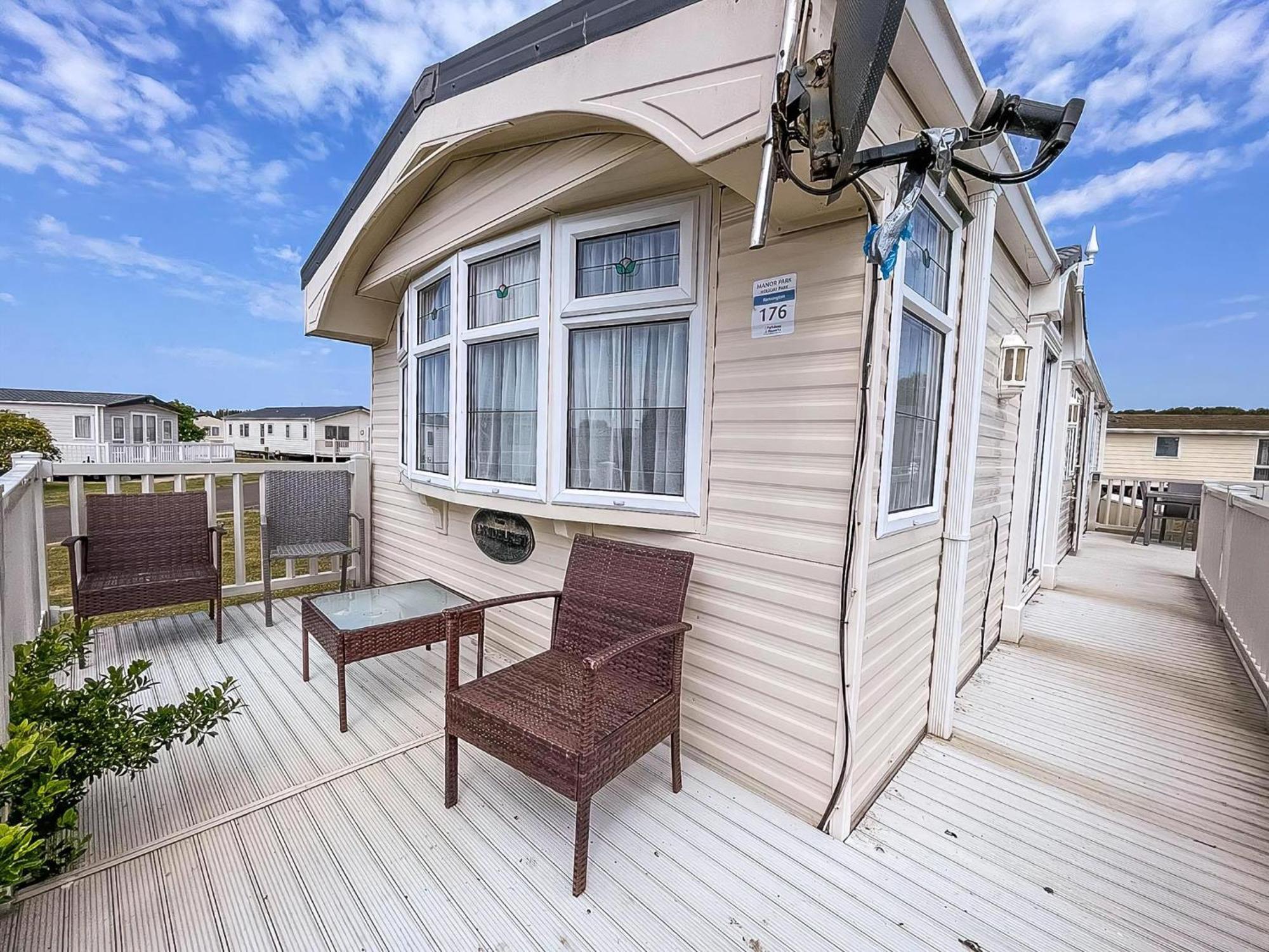 Brilliant Caravan For Hire At Manor Park In Hunstanton Norfolk Ref 23176K Hotel Exterior photo