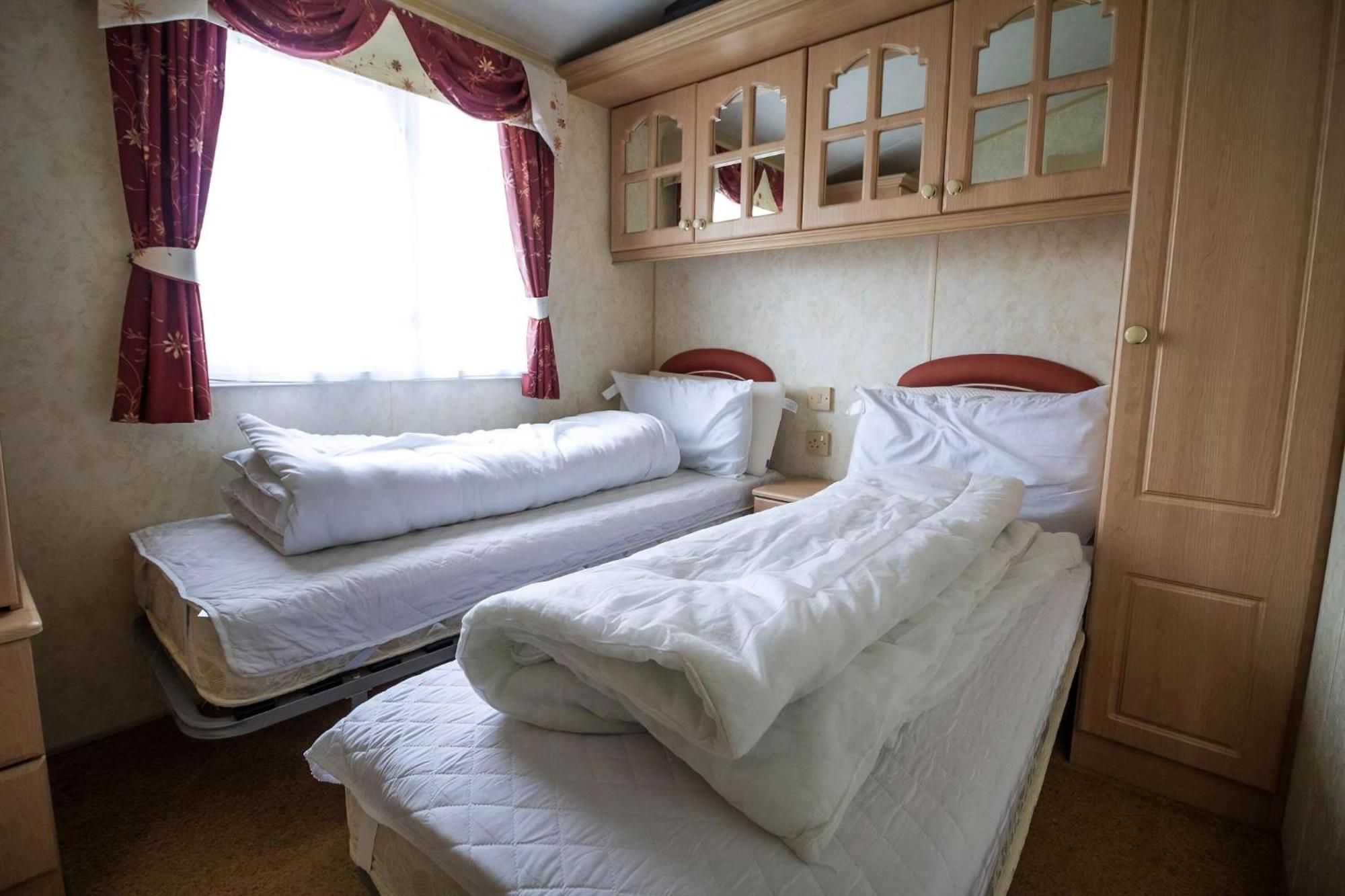 Brilliant Caravan For Hire At Manor Park In Hunstanton Norfolk Ref 23176K Hotel Exterior photo