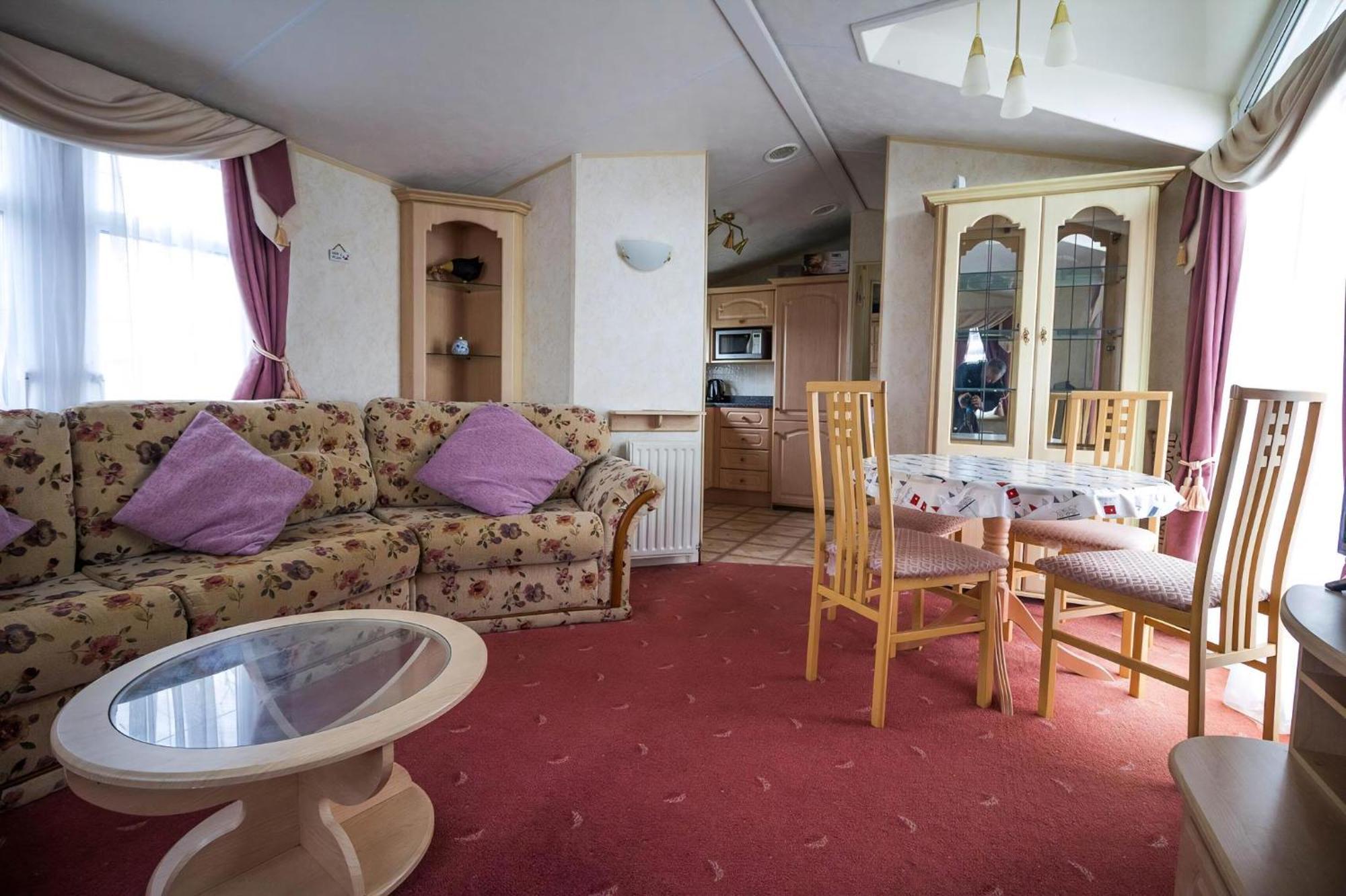 Brilliant Caravan For Hire At Manor Park In Hunstanton Norfolk Ref 23176K Hotel Exterior photo