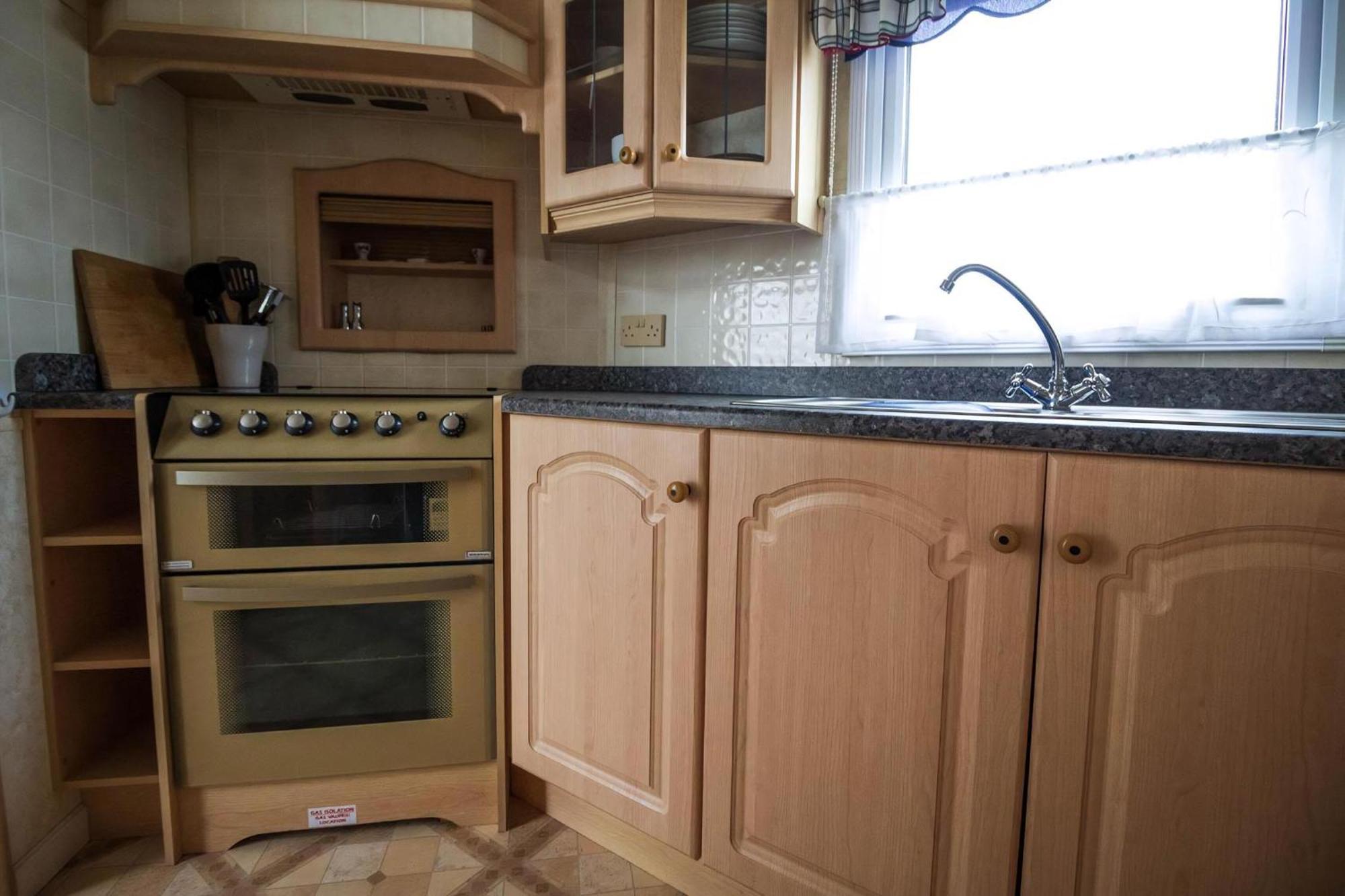 Brilliant Caravan For Hire At Manor Park In Hunstanton Norfolk Ref 23176K Hotel Exterior photo