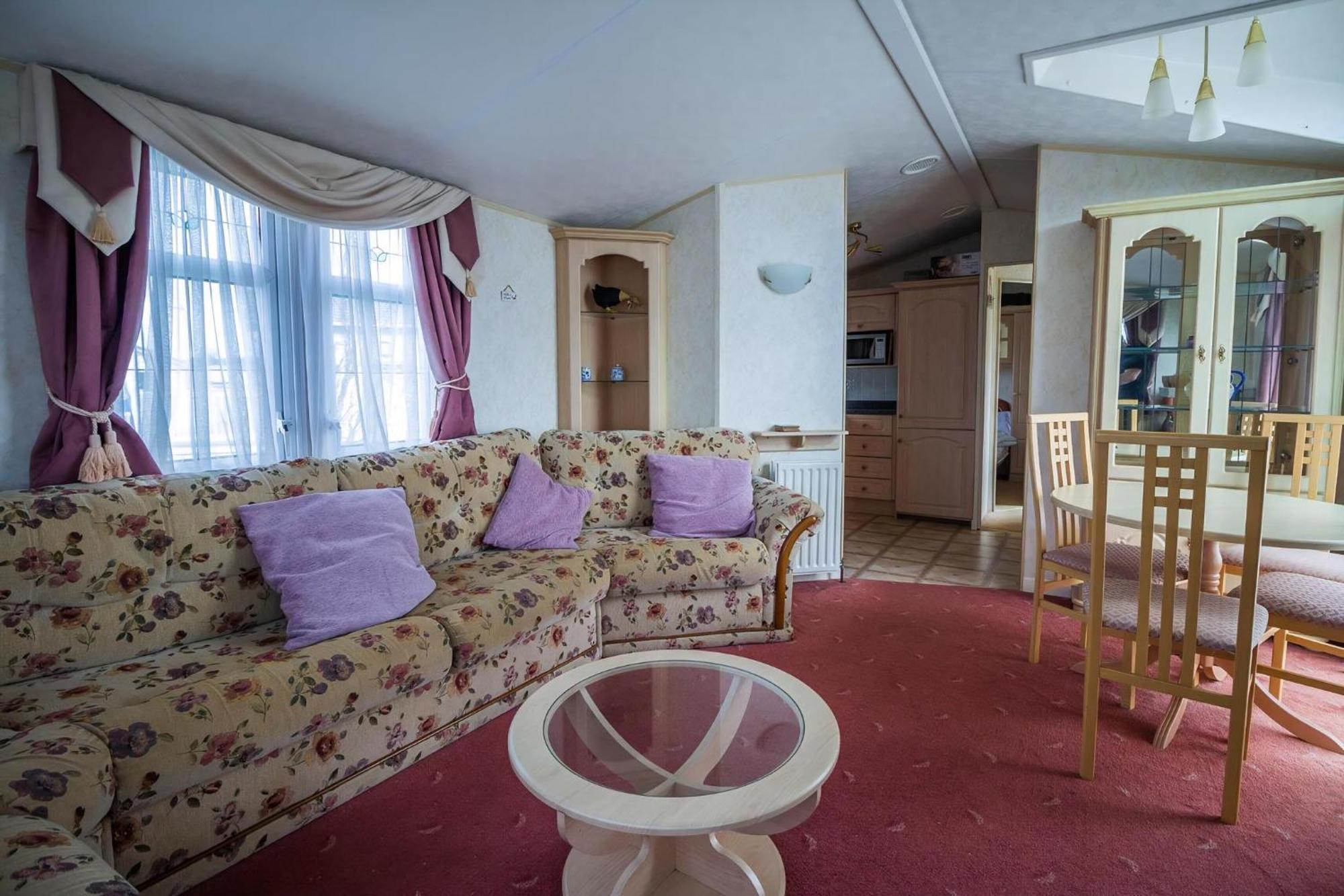 Brilliant Caravan For Hire At Manor Park In Hunstanton Norfolk Ref 23176K Hotel Exterior photo