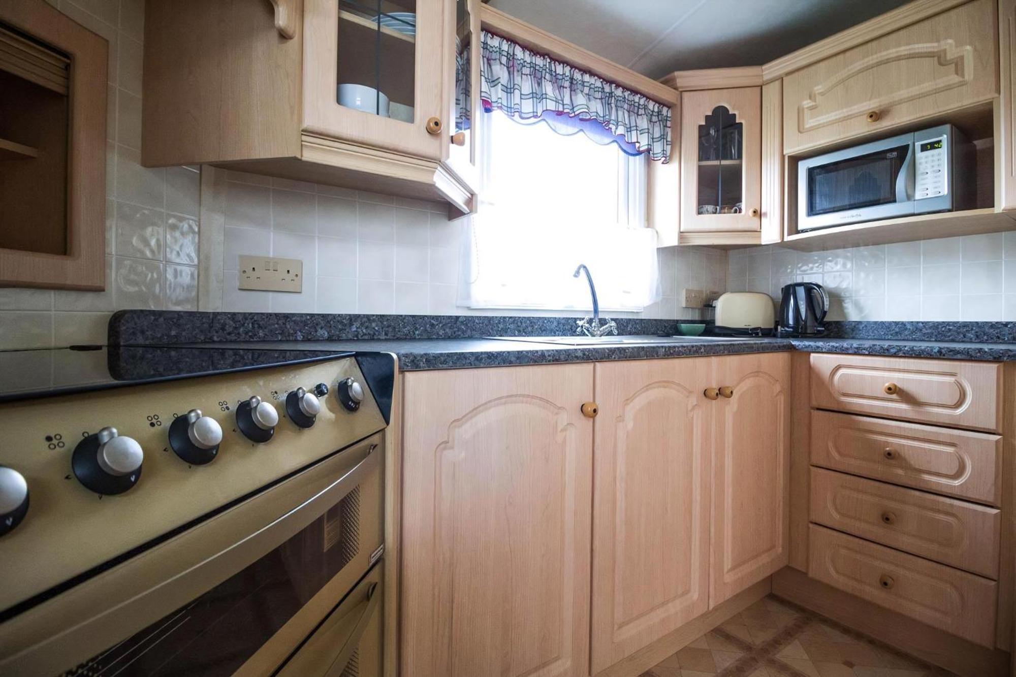 Brilliant Caravan For Hire At Manor Park In Hunstanton Norfolk Ref 23176K Hotel Exterior photo